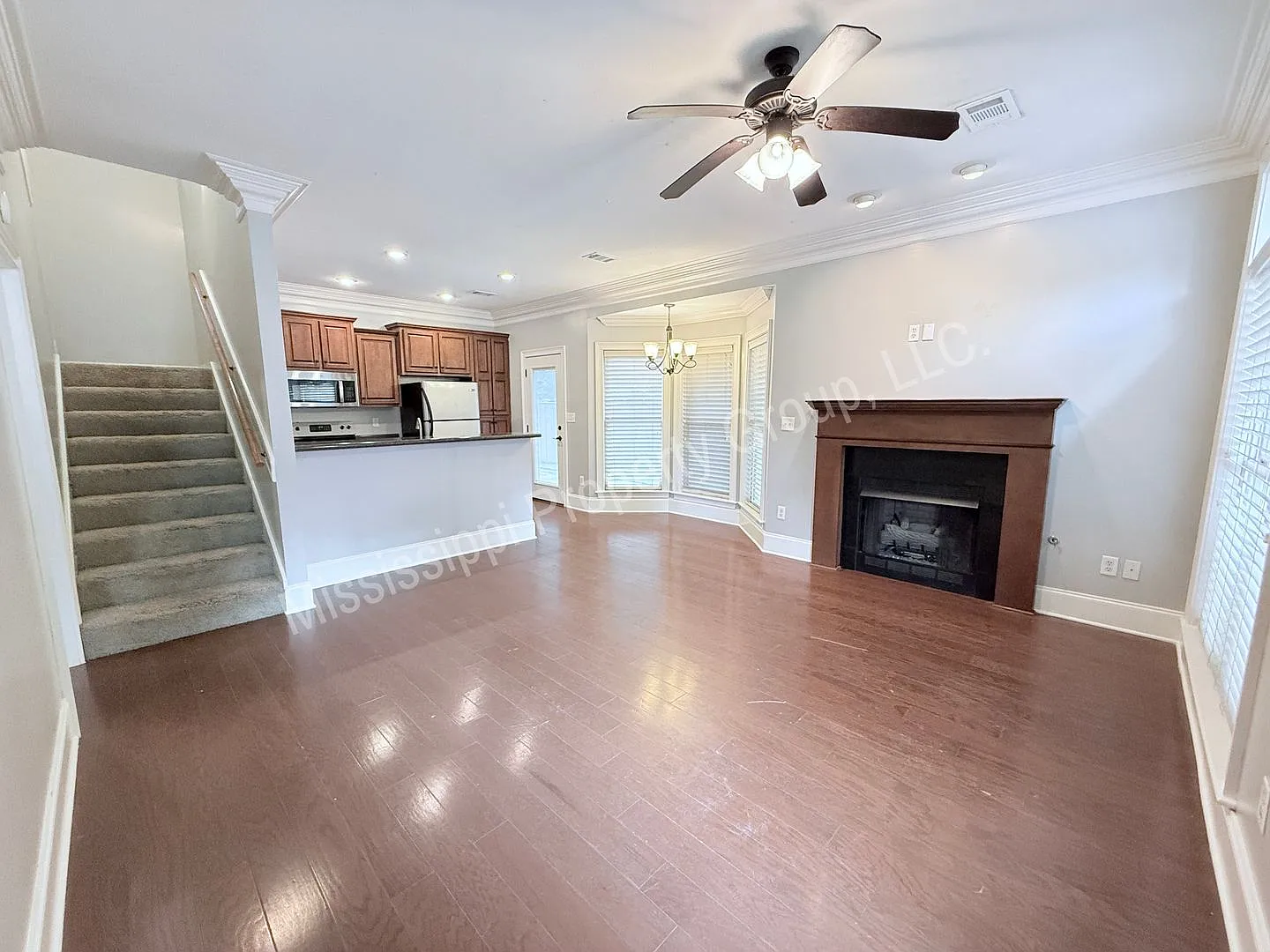 3BR/3BA For Rent — Photo 2