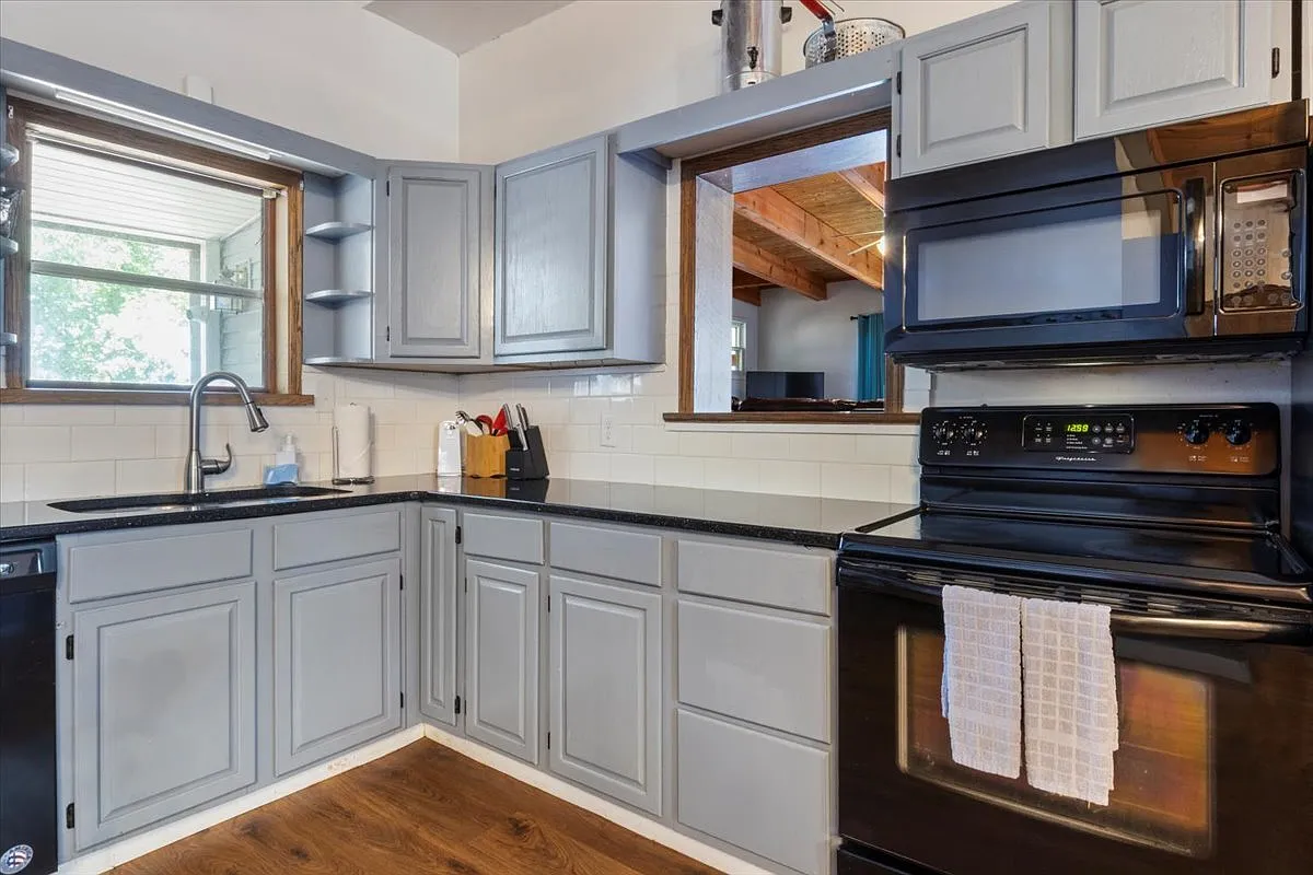 48 Kelly Circle - 1 — Photo 2
