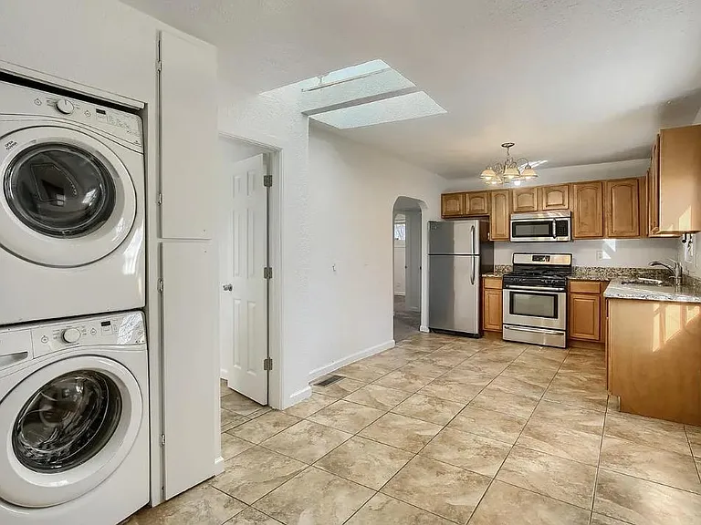 3828 W Kentucky Ave — Photo 7