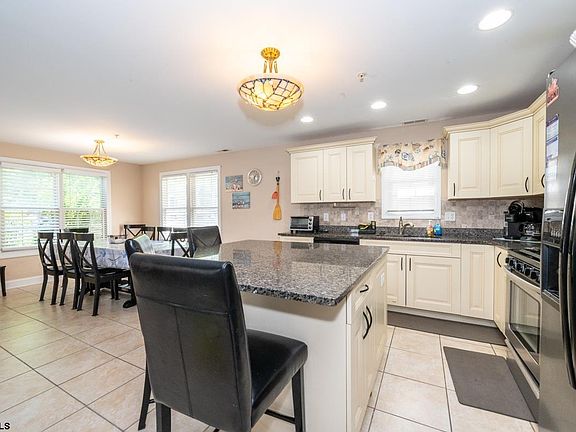 3rd image of 916 Ocean Ave #1
