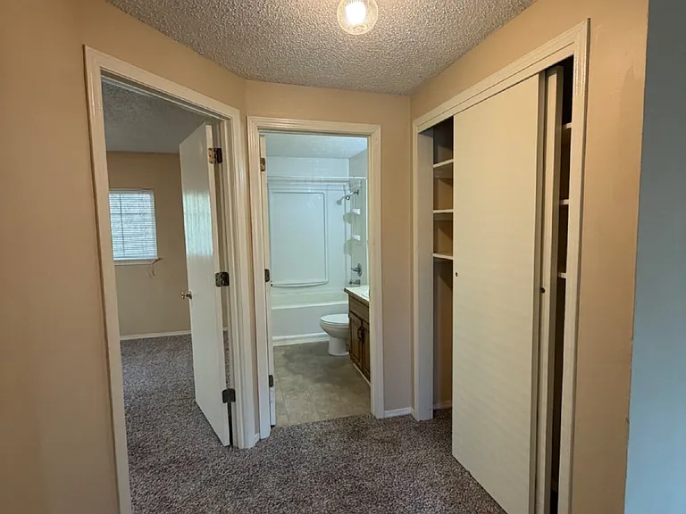 888 Evergreen Ave — Photo 5