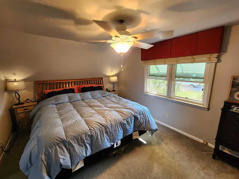 7050 Caroline Ave — Photo 40