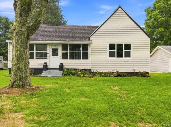 115 W State St, Croswell, MI 48422