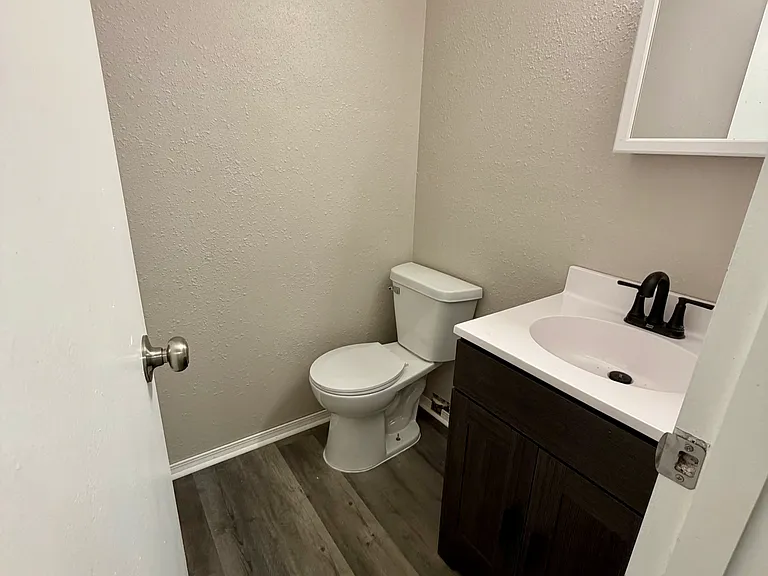 1204 Ada St — Photo 15