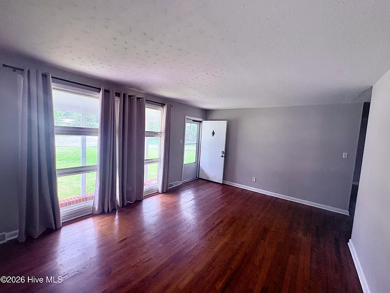 406 Forest Grove Ave — Photo 8