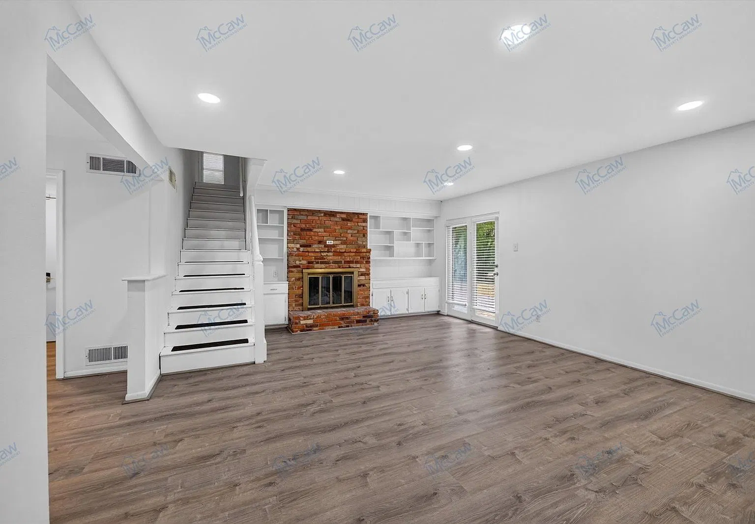 4 bed, 3.0 bath, 2438 sqft, $2,950 — Photo 4