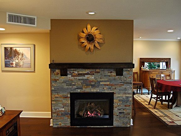 4th image of 908 E Bay Dr NE APT 206