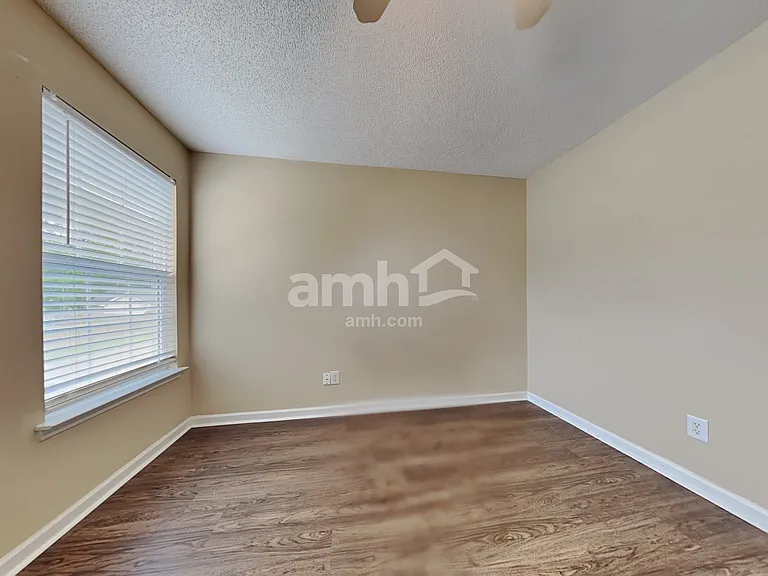 149 Trickle Dr — Photo 18