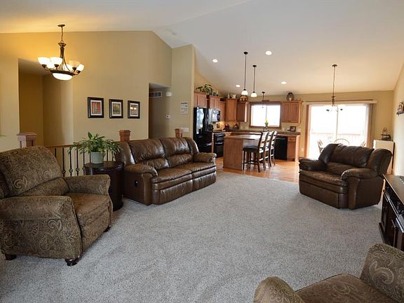 4th image of 15688 Fairoaks Ave N