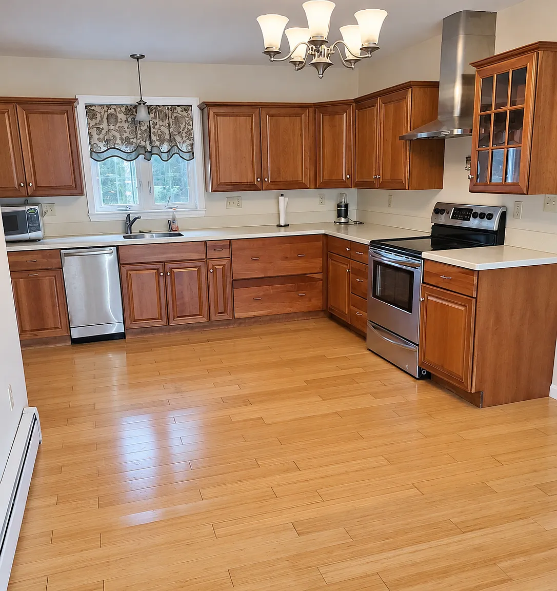 271 Vineyard Ave — Photo 2