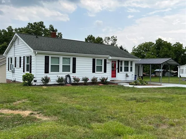 701 Skyland Dr N, Mount Pleasant, NC 28124