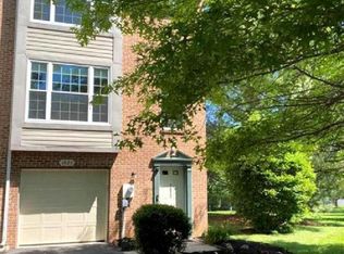 1825 Falcon Dr, Bethlehem, PA 18017