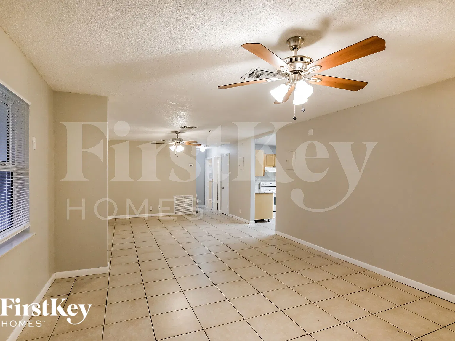 5 bed, 2.0 bath, 1218 sqft, $2,500 — Photo 3