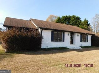 90 Skyview Dr, Griffin, GA 30224