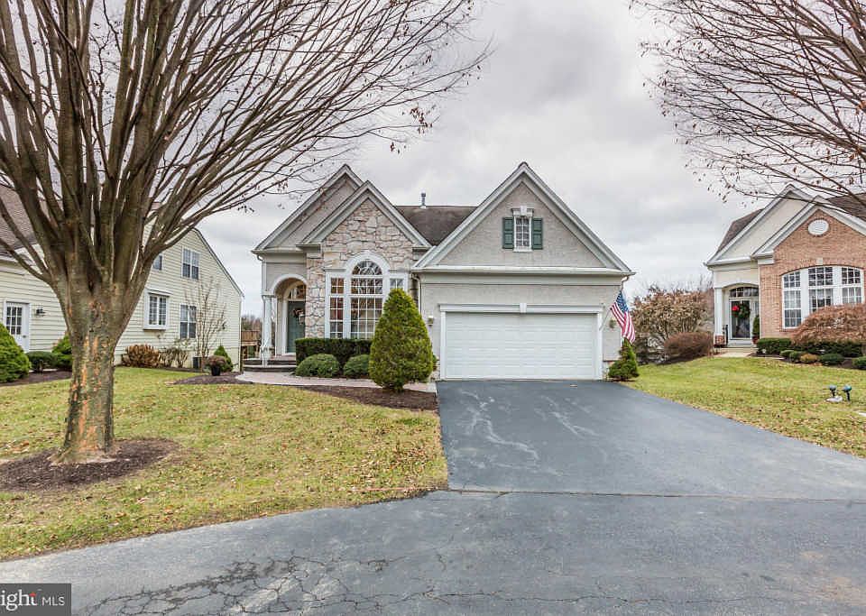 1st image of 109 Violet Dr