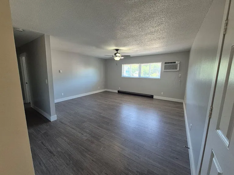 222 Park Ave — Photo 4