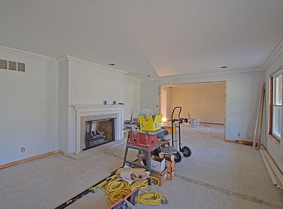 2nd image of 5 Oak Park Ct