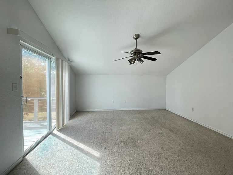 206 Ariana Ct — Photo 8
