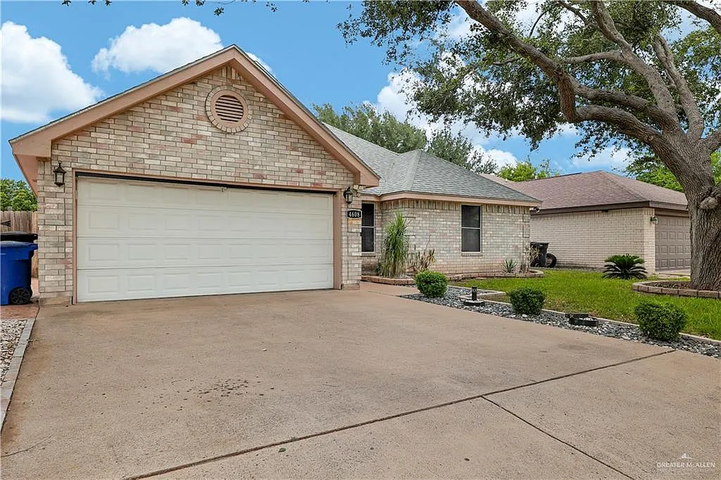3 bed, 2.0 bath, 1655 sqft, $1,900 — Photo 3
