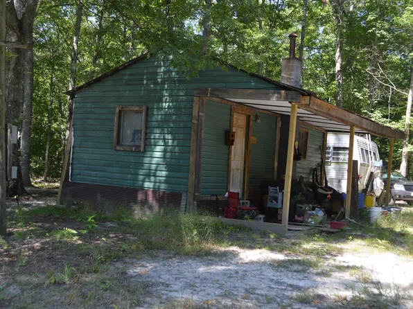 364 Oak Ln #15, New Castle, VA 24127