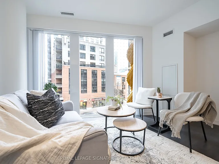 60 Shuter St #203 — Photo 4
