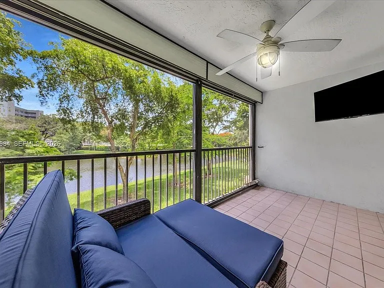 2240 N Cypress Bend Dr #204 — Photo 29