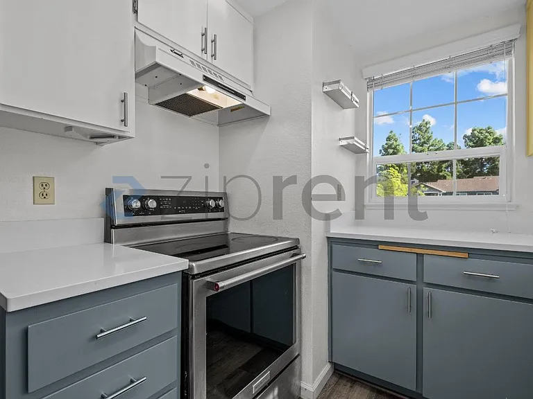 1894 Shirley Dr — Photo 11