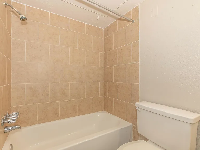 Tidwell Park Apartments — Photo 42
