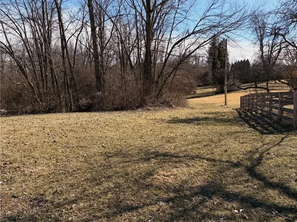 1315 Greystone Dr, Springfield, OH 45503