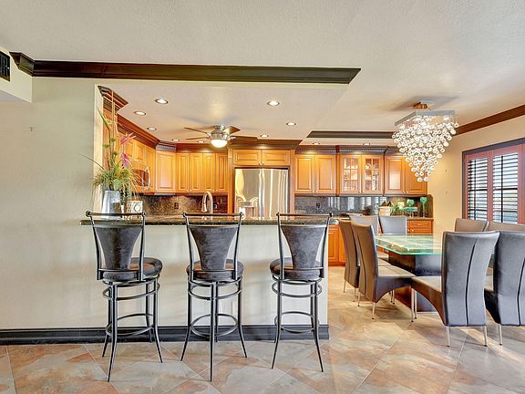 3rd image of 4086 Oakridge U