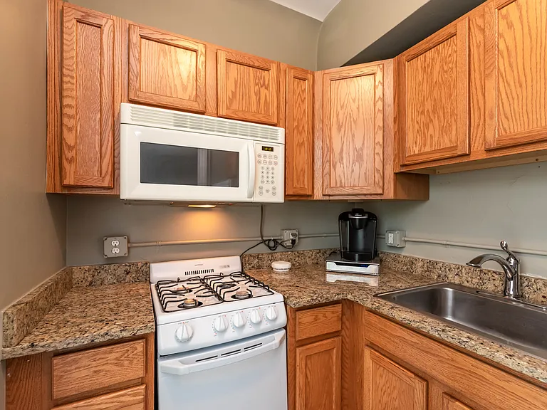1434 N Corona St #3 — Photo 6
