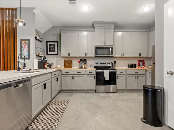 301 W 31st St #103, Bryan, TX 77803