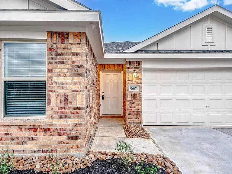 9603 Fulvetta Briar Ct — Photo 2