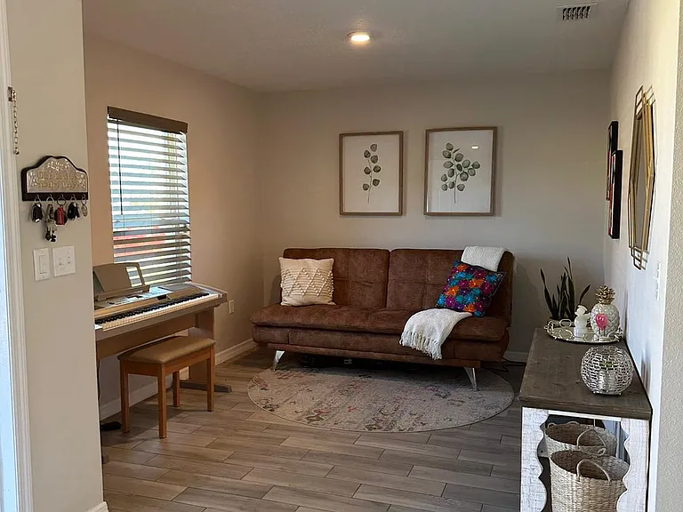 574 NW Archer Ave #574 — Photo 4