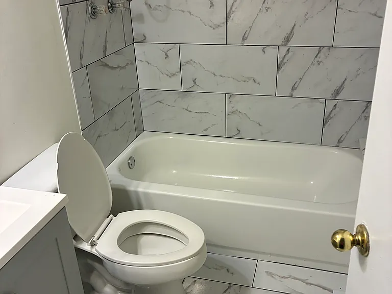6406 Catalina Ct — Photo 5