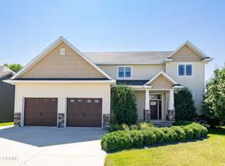 5577 Elm Twig Dr, Grand Forks, ND 58201