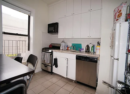 Rented by Warburg | media 8