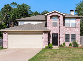 9404 Glen Falls Ln, Denton, TX 76210