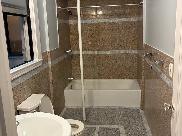 123 Bay Pl #101 — Photo 7