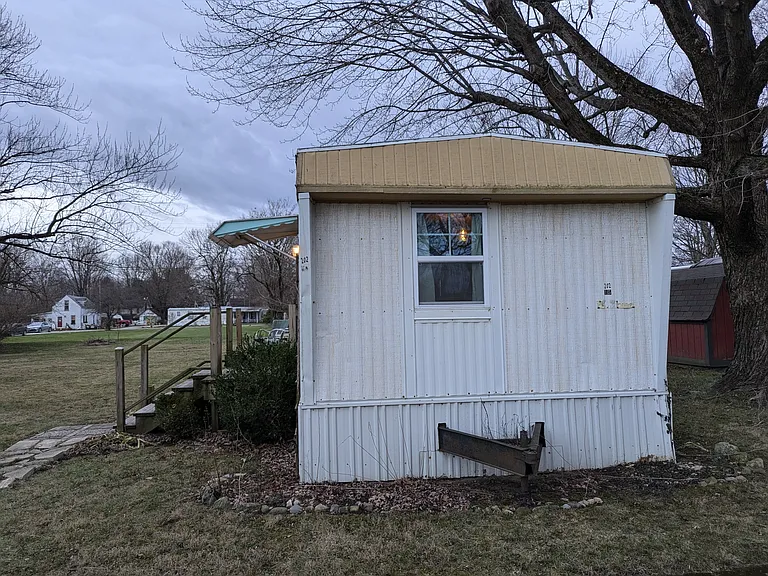 202 E Seminary St — Photo 10