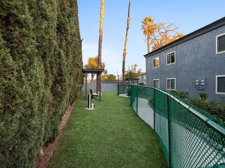 Park Plaza Apartments — Photo 5