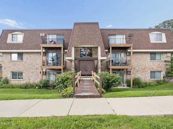 201 N President St APT 3C, Wheaton, IL 60187