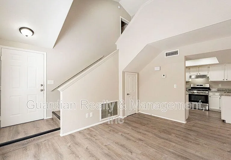 4389 S Potter Dr — Photo 10