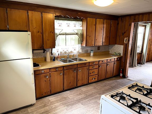 5th image of 48 W Tucker Ave