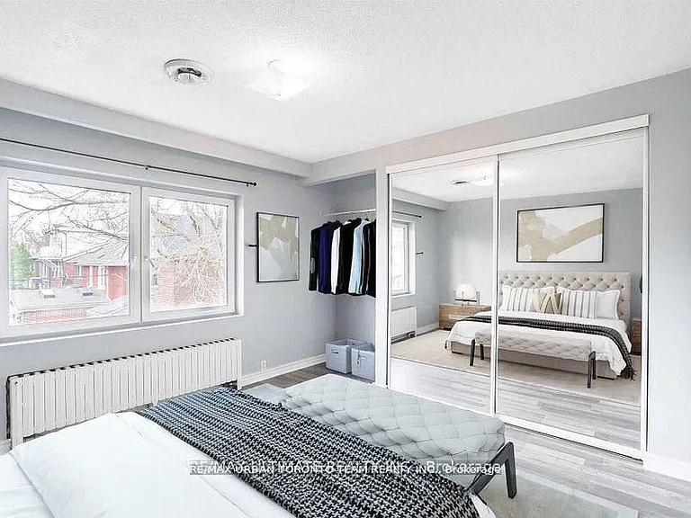 745 Coxwell Ave #UPPER — Photo 10