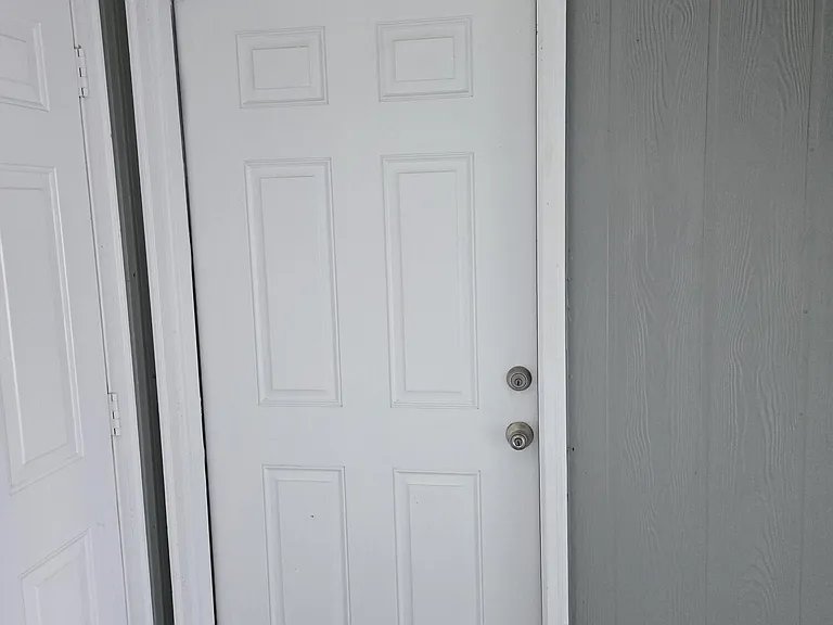 1300 Hammock Ln #1 — Photo 2