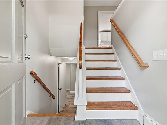4th image of 7 Blueberry Cir