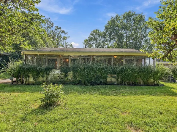 372 Peachtree Rd, Lexington, KY 40509
