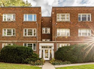 1253 Main St W #3, Hamilton, ON L8S 1C4