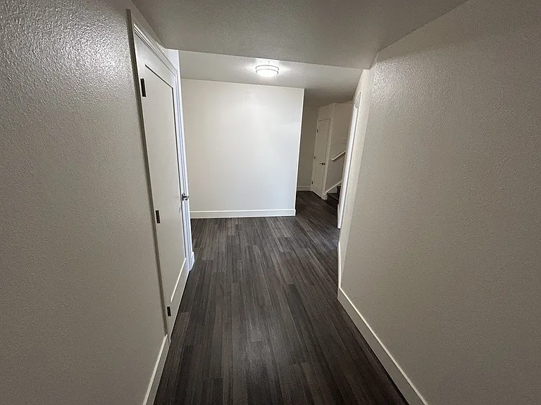 908 Avalon Ave — Photo 14
